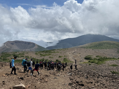 登山実習9.10一切経山